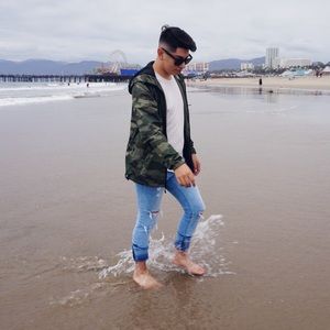 Meet your Posher, Andrew